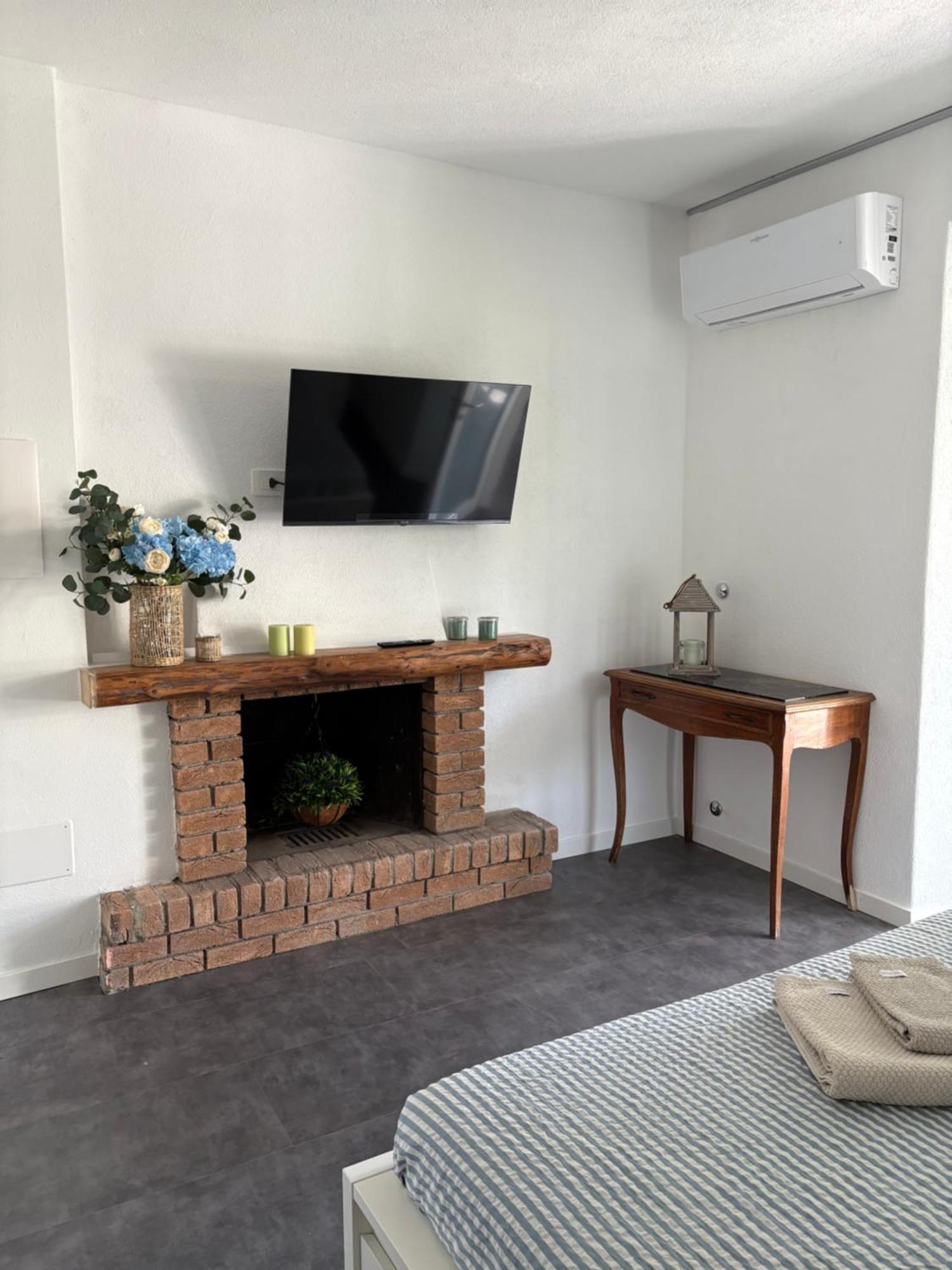Casa Ilde Apartment Lierna Bagian luar foto